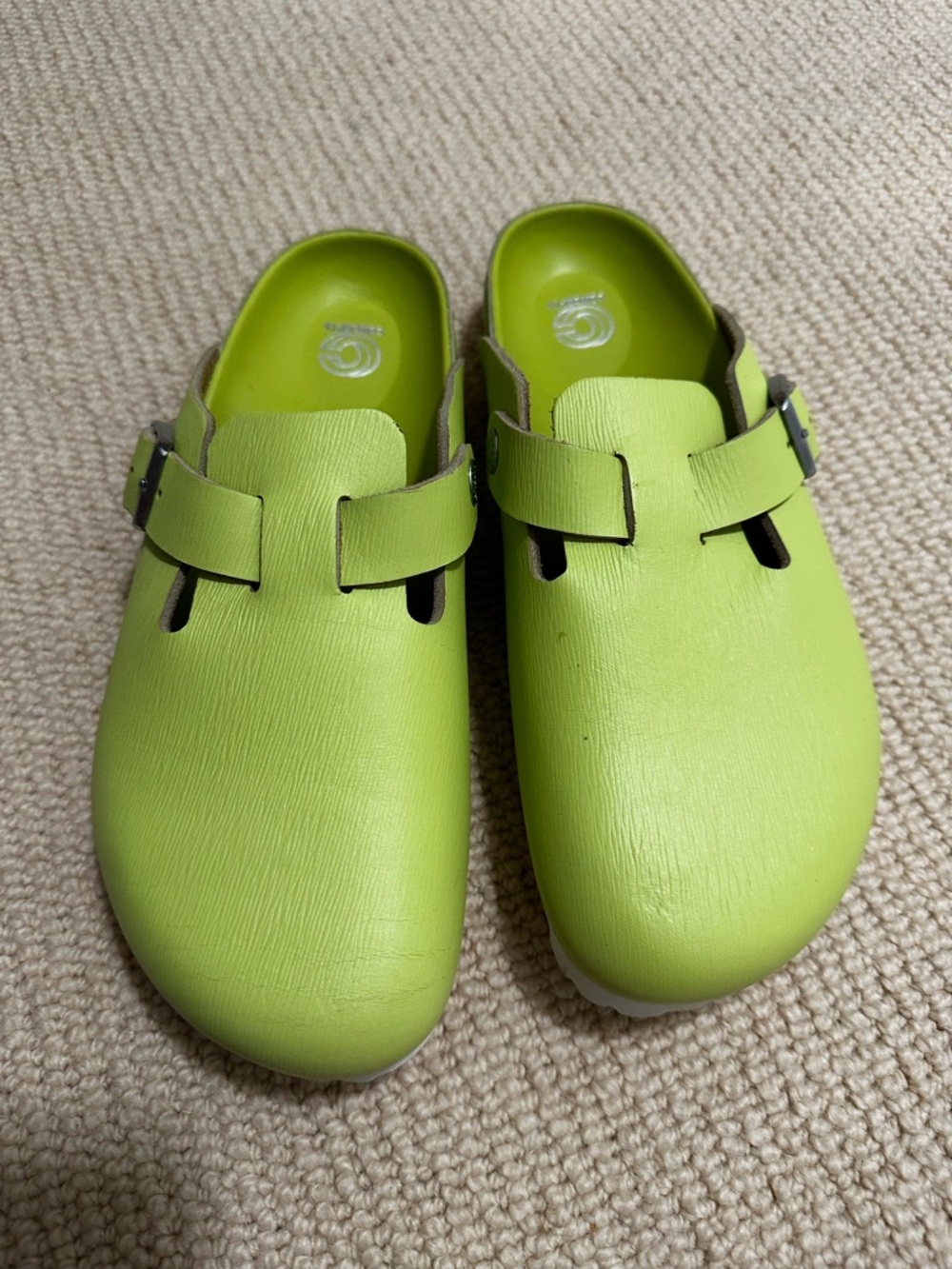 NWOT Birkenstock women’s Neon Green Slip-On Clogs with Buckle